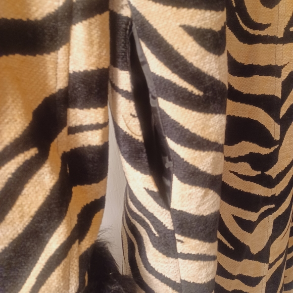 Annalese Zebra Print Coat - Picture 5 of 10